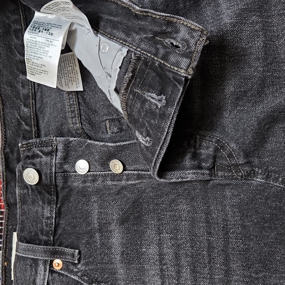 Levi's Premium Deconstructed Jean Skirt Dark Wash size 26 - Picture 3 of 7